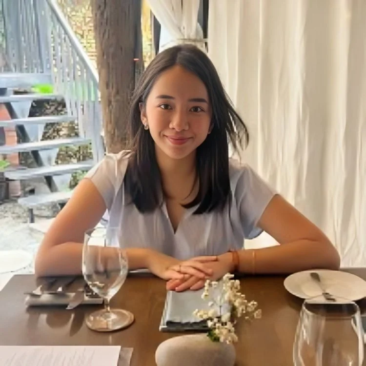 andrea pinay hidden big tits image 2