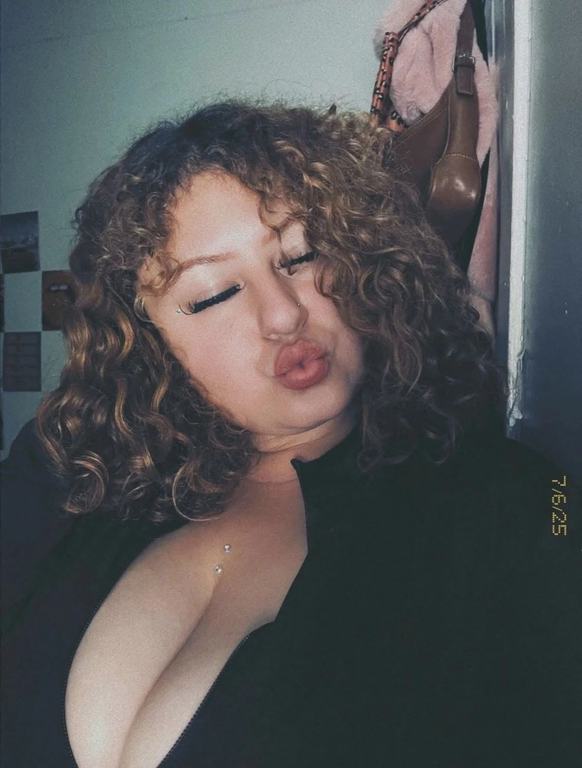 Chicago Mexican Latina with fat ass #1 image 4