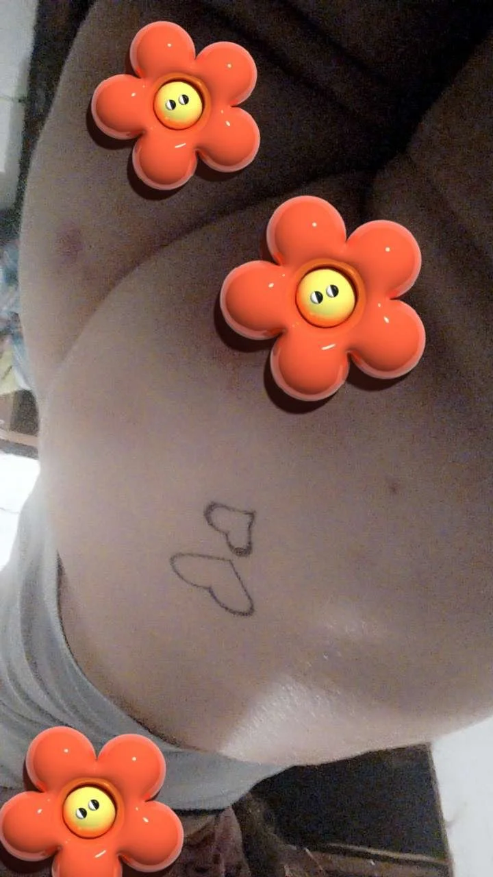 Snapchat-99928487 image 2