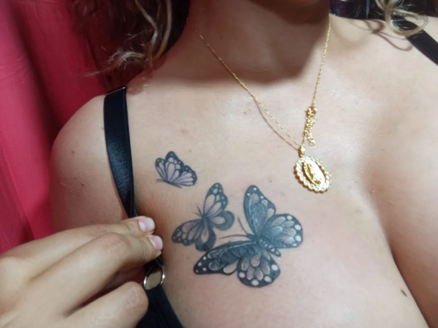 Mi ex cubriéndose mi nombre main image