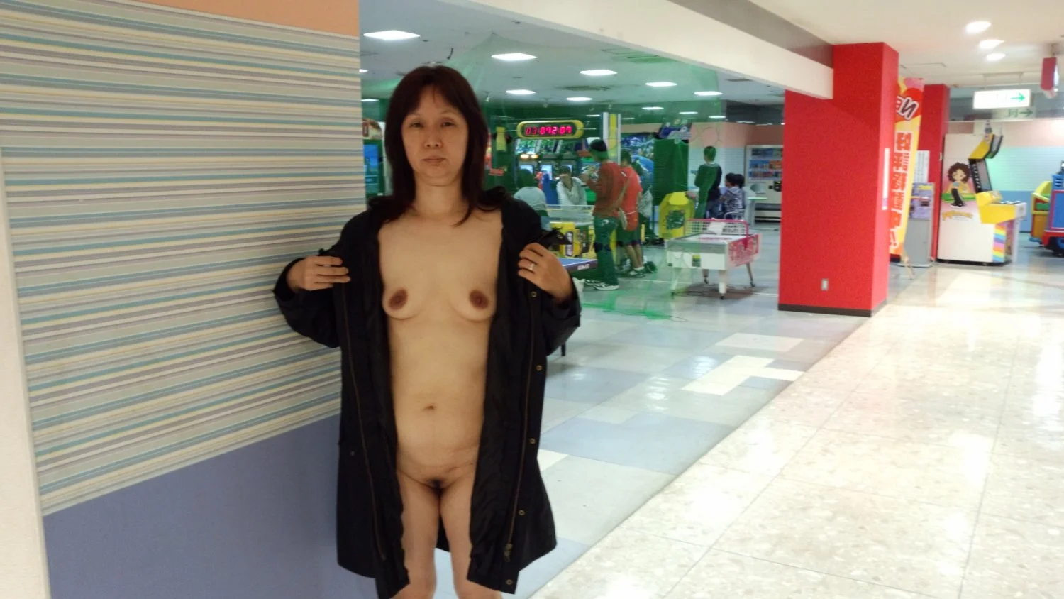 Japanese Exhibitionist wife Miyoko pt-1 image 15