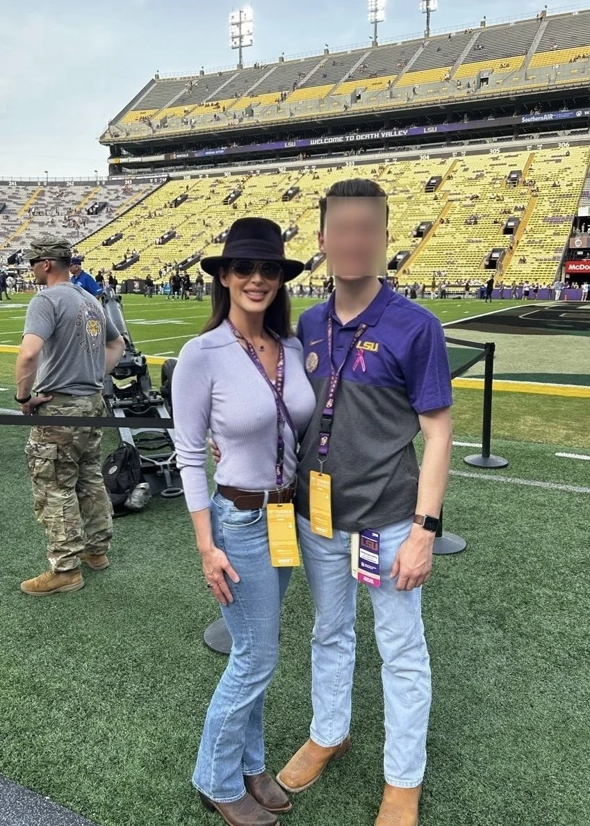 Selfies from bumble MILF realtor with her cuckson image 17