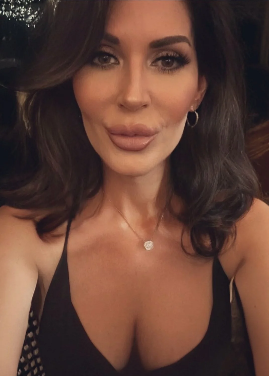 Selfies from bumble MILF realtor with her cuckson image 6