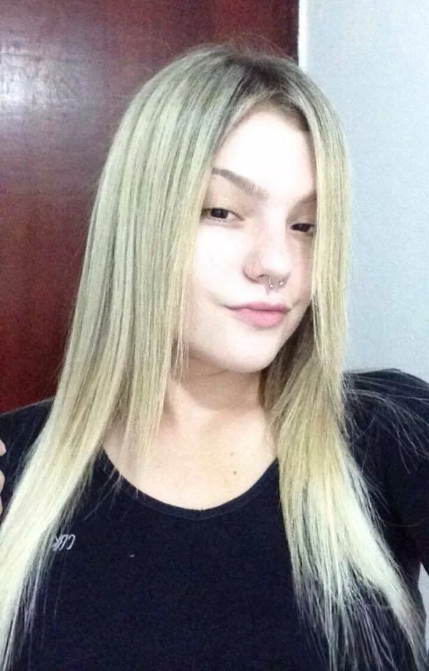 Fernanda branquinha mostrando se e rosinha image 4