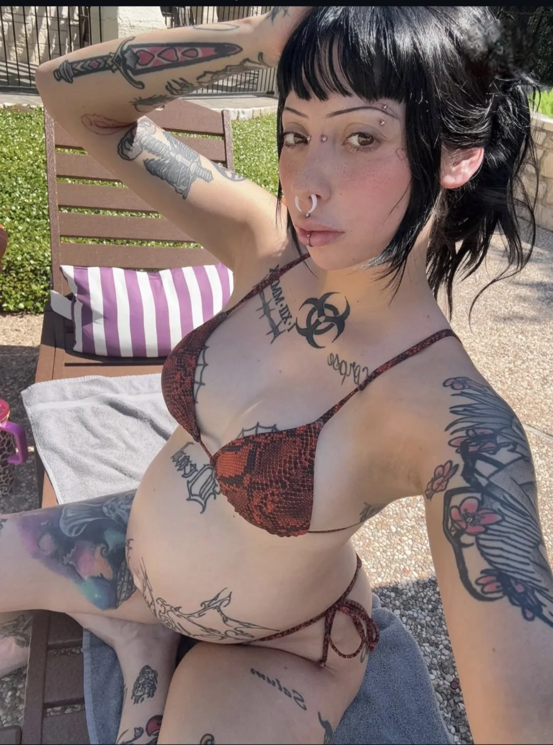 Pregnant goth cunt image 2