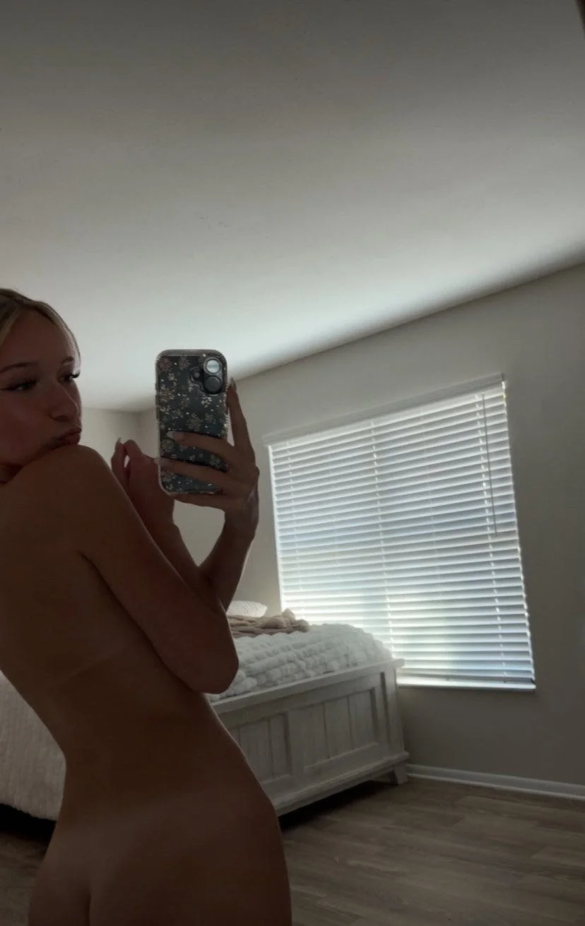 Cute Blonde Teen Sends me pictures on Snapchat 😍 image 2