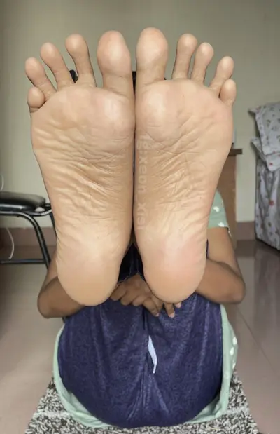 Sexy Indian Foot Slut cover image