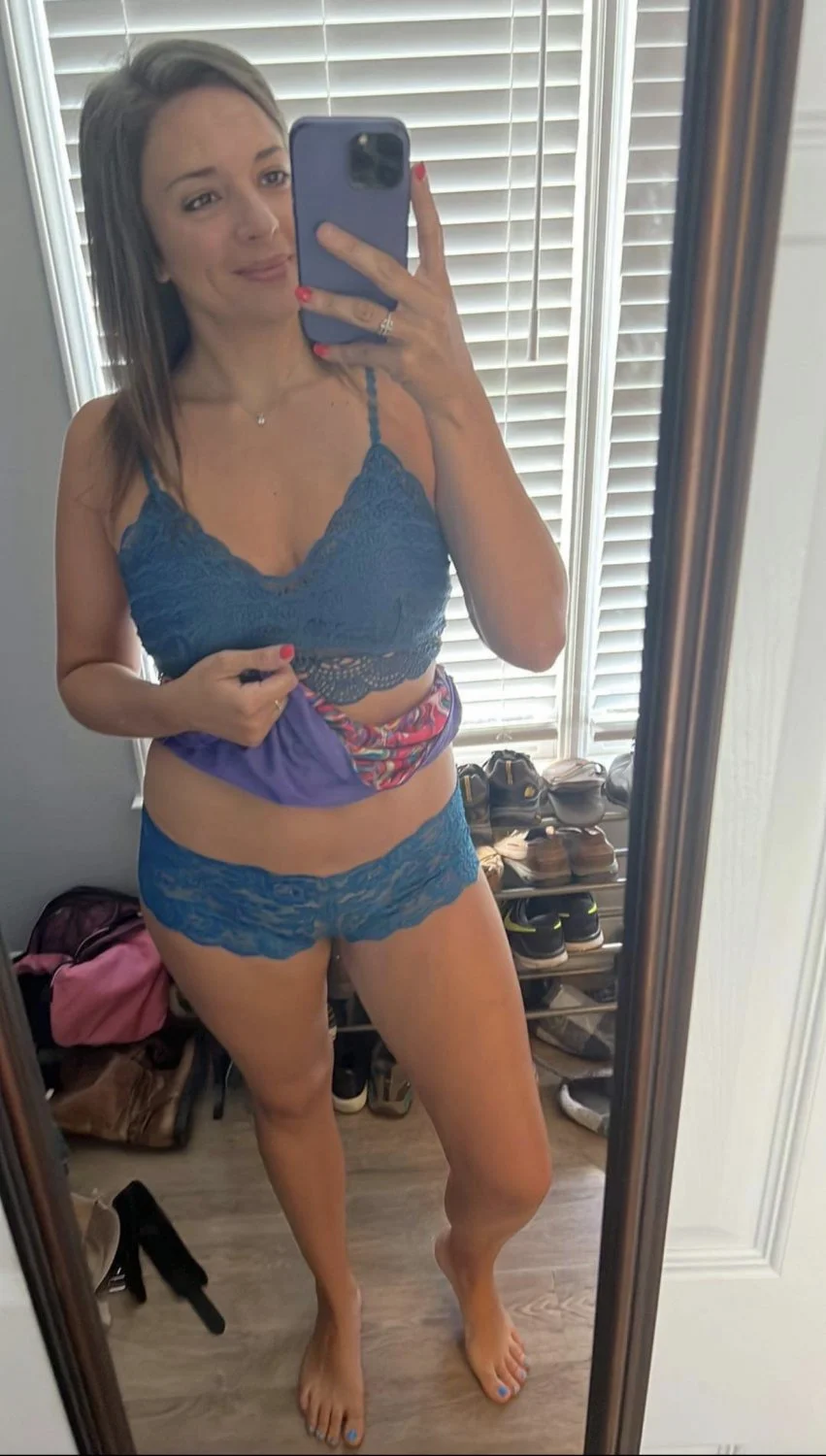 Pathetic husbands Hotwife on display for us all to enjoy. MILF mom married tinder date qos. image 2