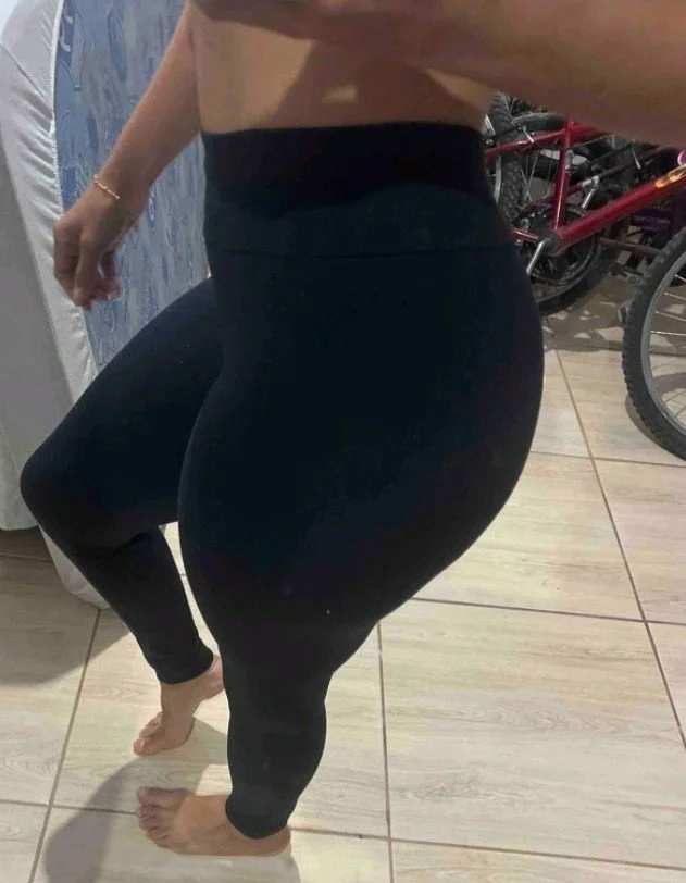 Gostosas de calça legging parte 3 image 12