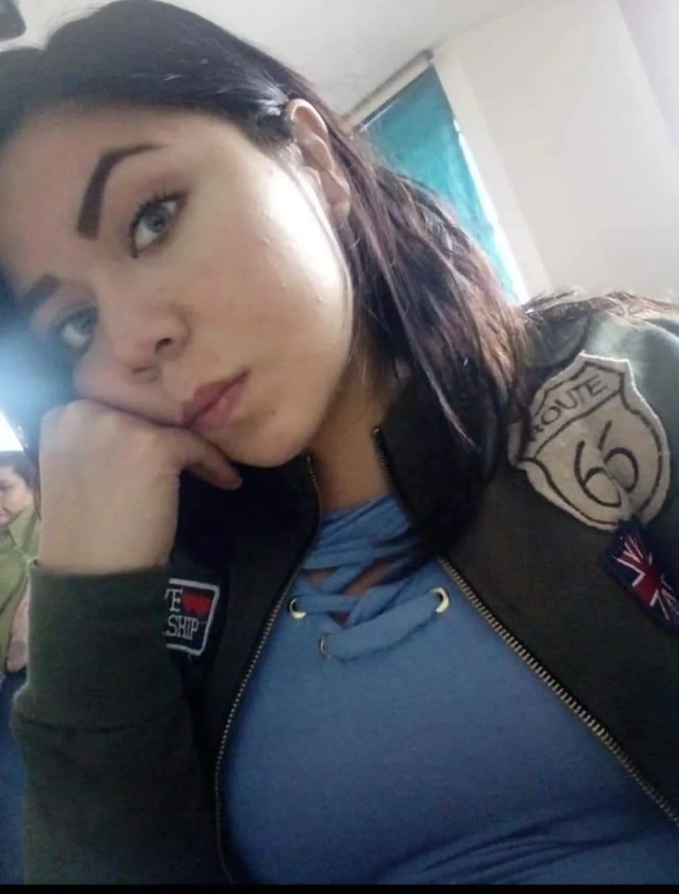 Ojos Azules image 11