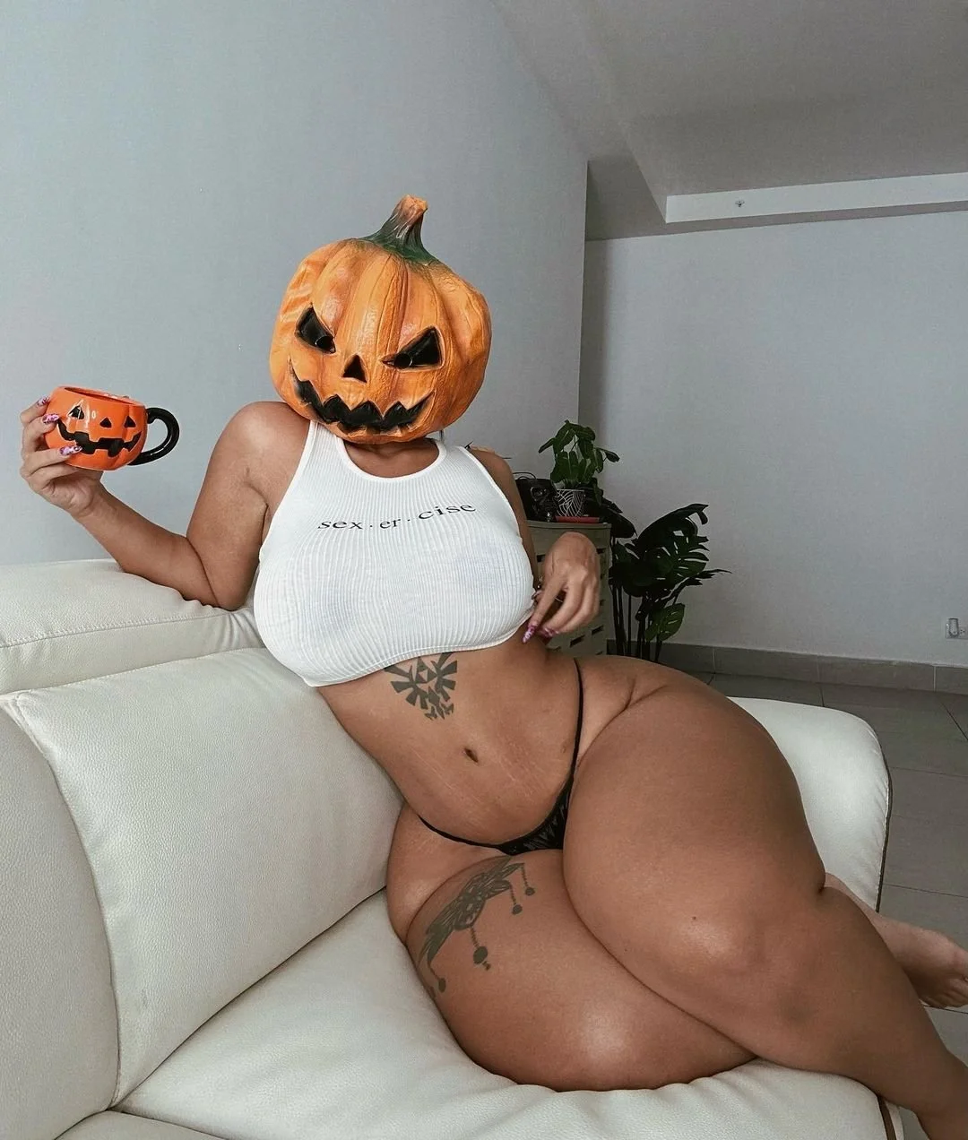 g.b huge ass image 36