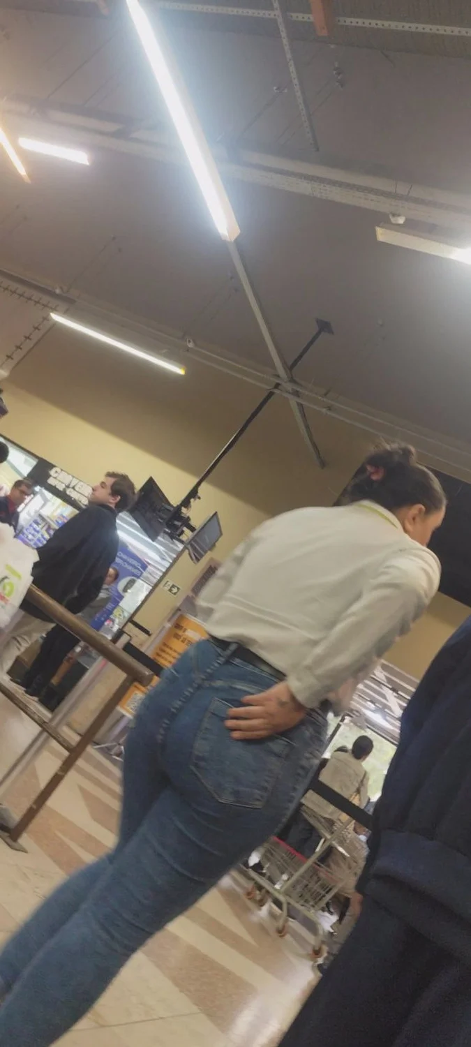 Ass in public 10 image 3