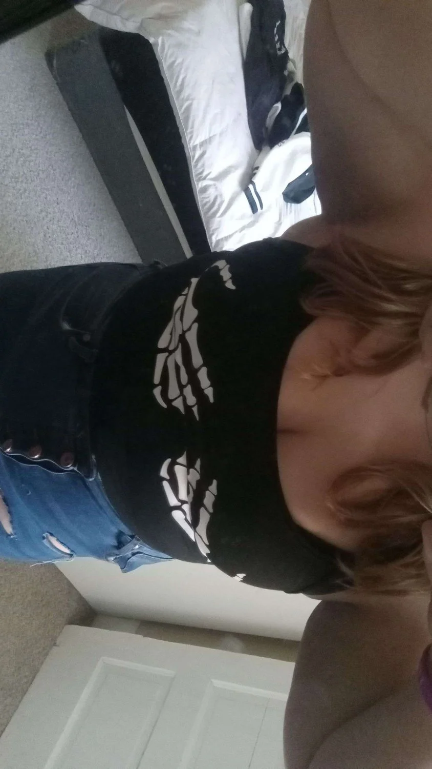 Goth mommy girlfriend image 5