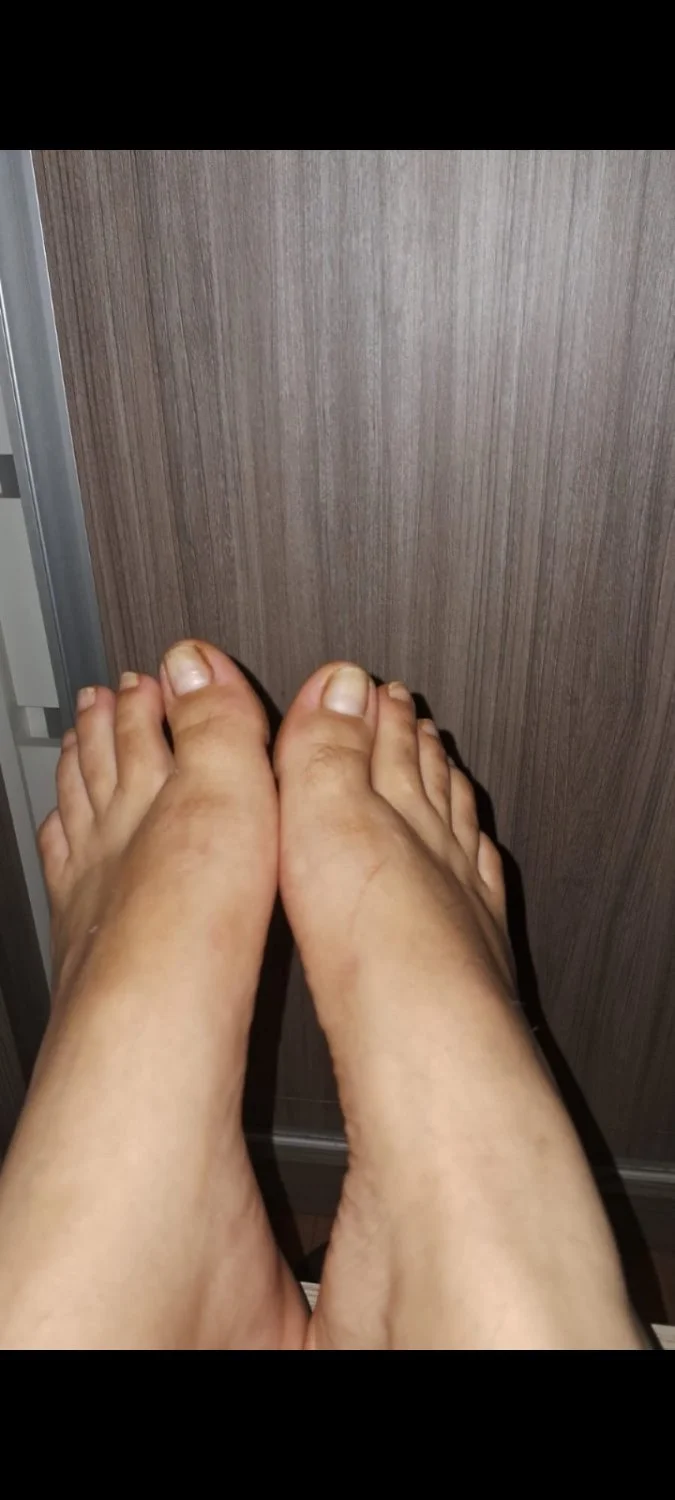 Lesbian girl naked and feet!! image 3