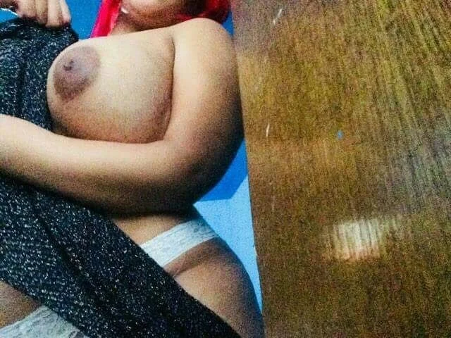La perrita tatuada, se quiere reformar, pero su adicción a la verga no la deja image 18