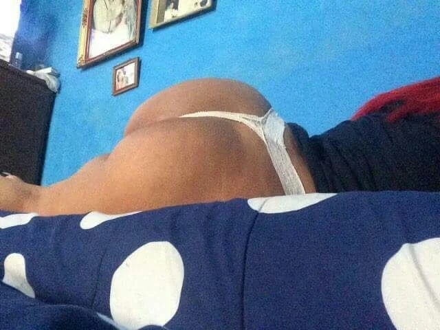 La perrita tatuada, se quiere reformar, pero su adicción a la verga no la deja image 27