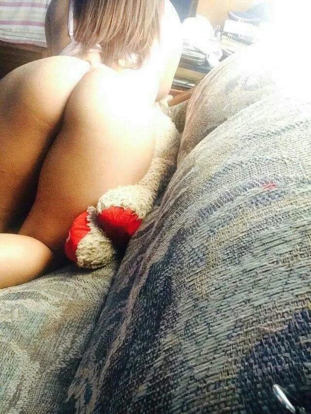 La perrita tatuada, se quiere reformar, pero su adicción a la verga no la deja image 5
