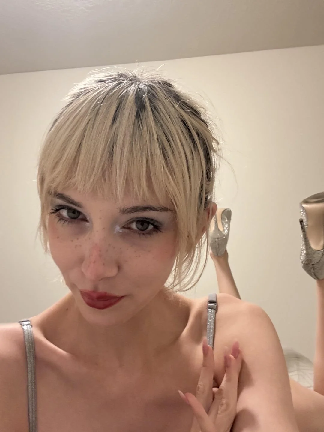 Gorgeous blonde trans baby fucks and sucks image 8