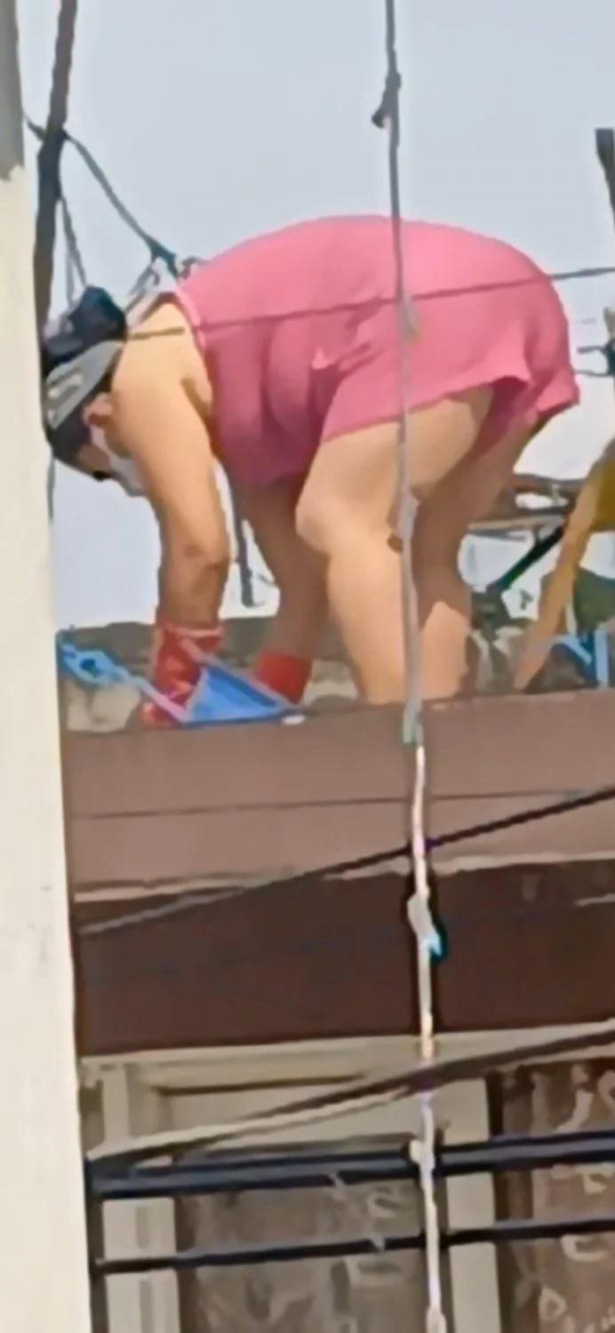 Espiando a la PutaVecina,compartanla🥵🍑. image 3