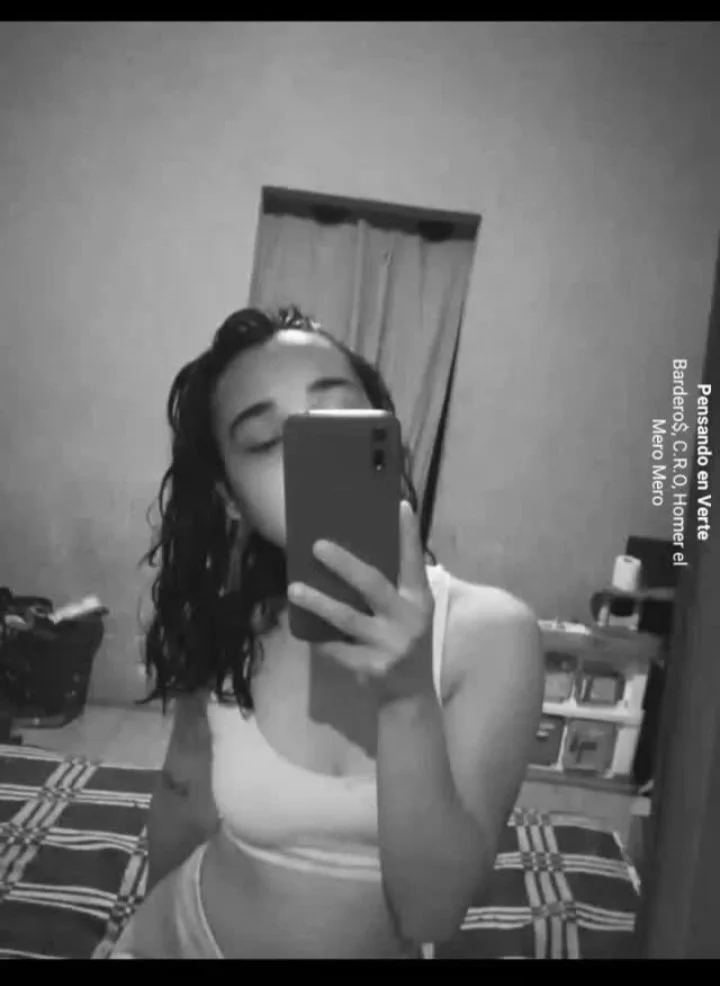 Eli, flaquita de ig con culo bien redondito (re-post) image 3