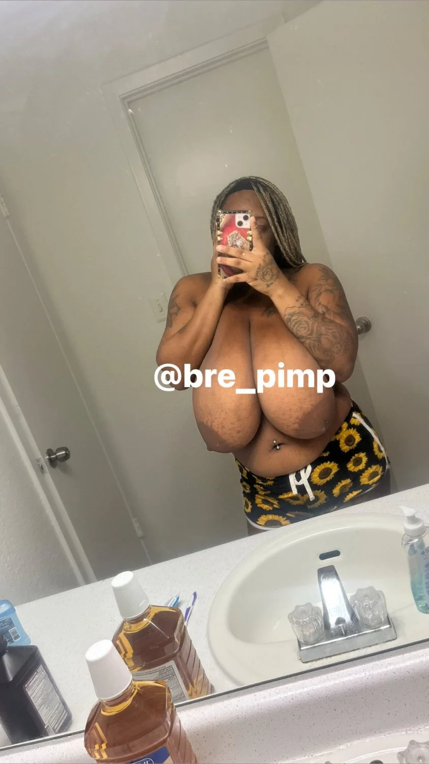 Thick with them nipples ❤️💦👀 image 11