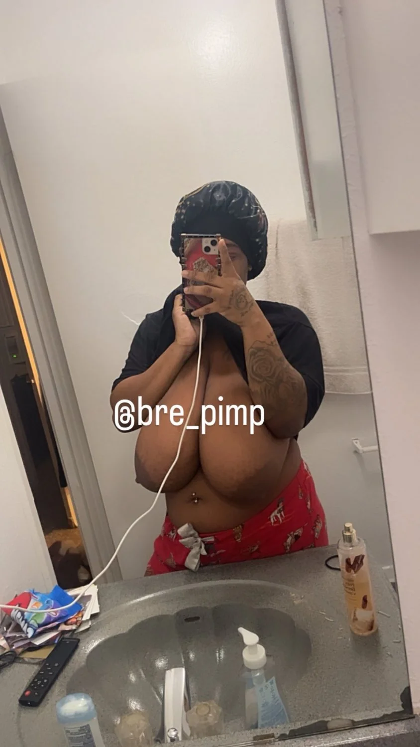 Thick with them nipples ❤️💦👀 image 13