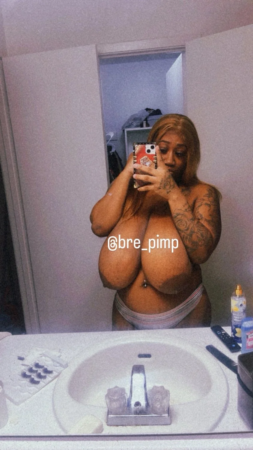 Thick with them nipples ❤️💦👀 image 22