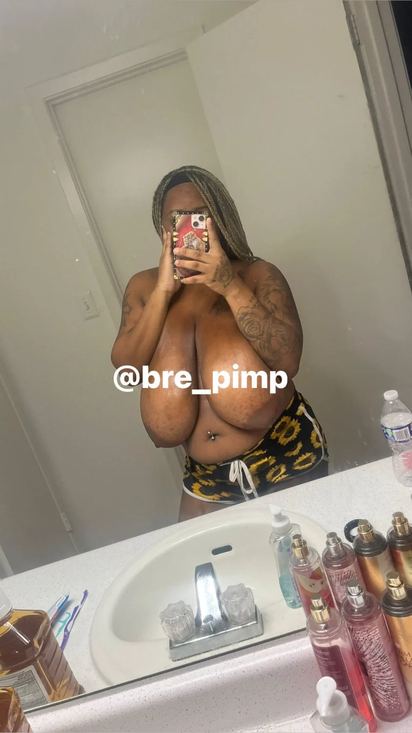 Thick with them nipples ❤️💦👀 image 25