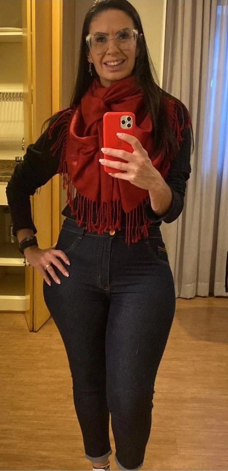 Mãe de Familia que era gorda e emagreceu, mas o bundão continua grande. image 18