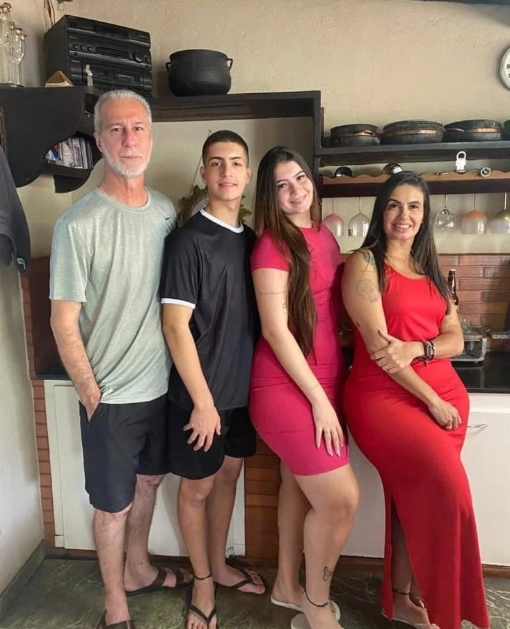 Mãe de Familia que era gorda e emagreceu, mas o bundão continua grande. image 24