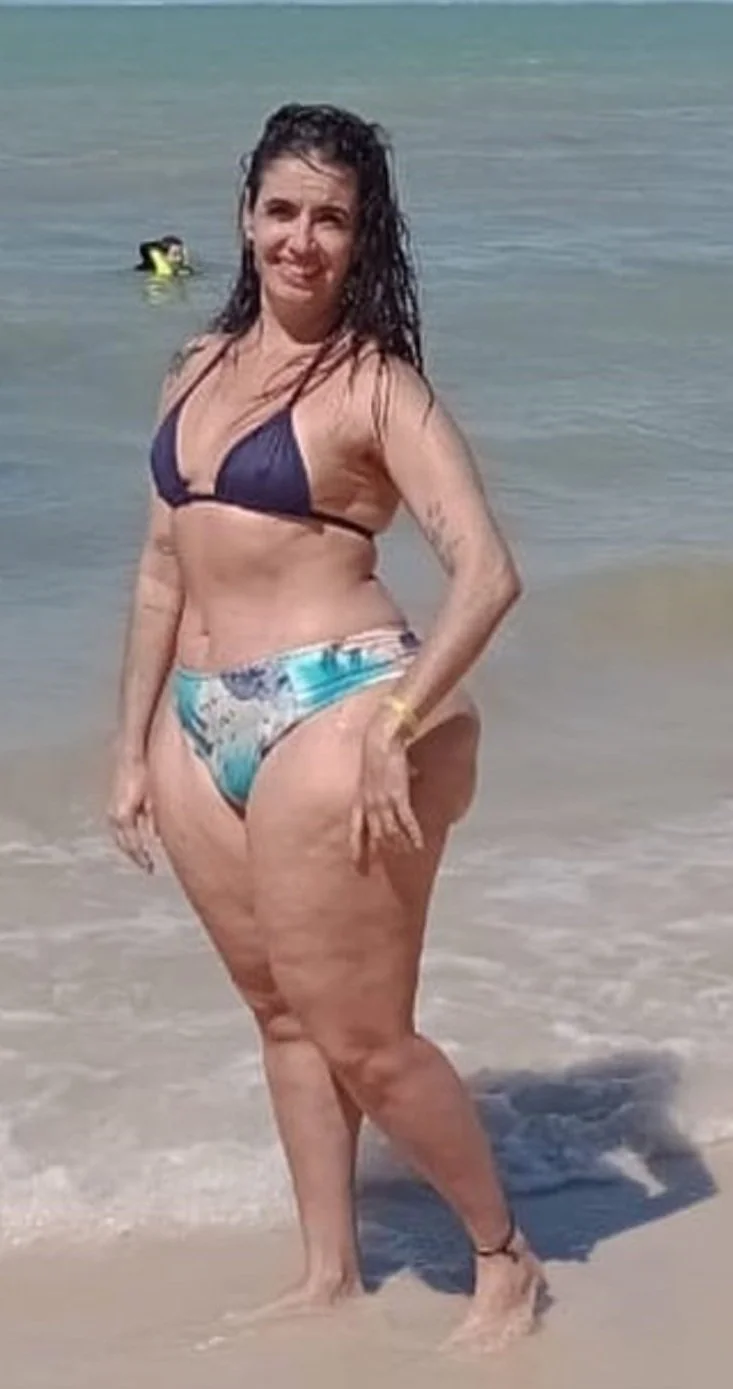 Mãe de Familia que era gorda e emagreceu, mas o bundão continua grande. image 3