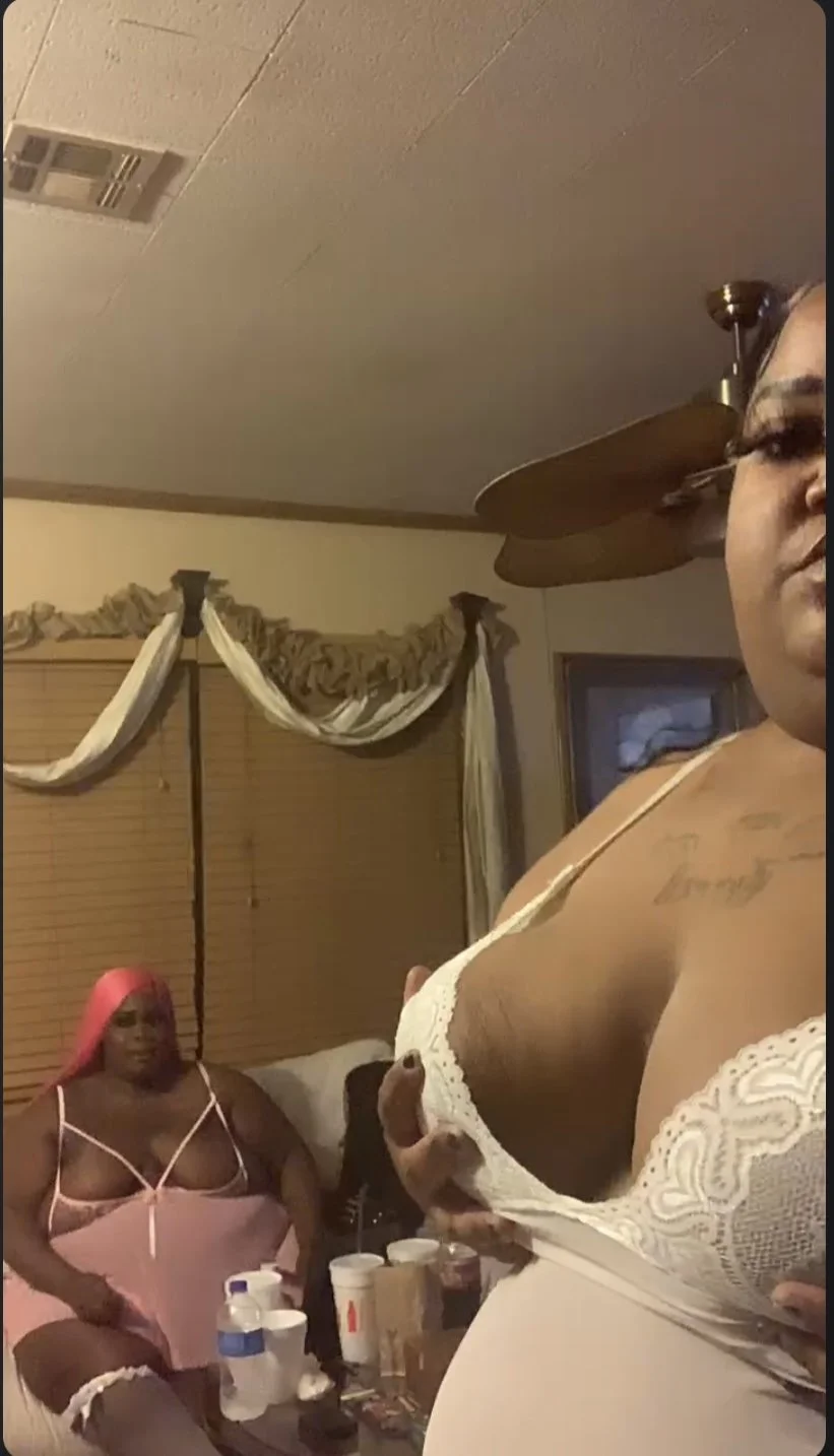 SSBBW MrzCupcakess88 Bottom Bitch again image 6
