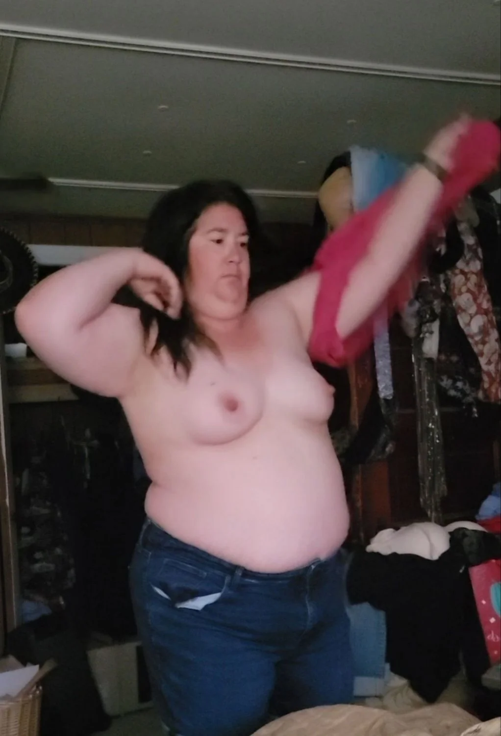 Kim's saggy tits image 2