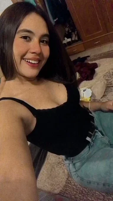 Dayanna tw paraguaya que parte la tierra ( soft) image 37