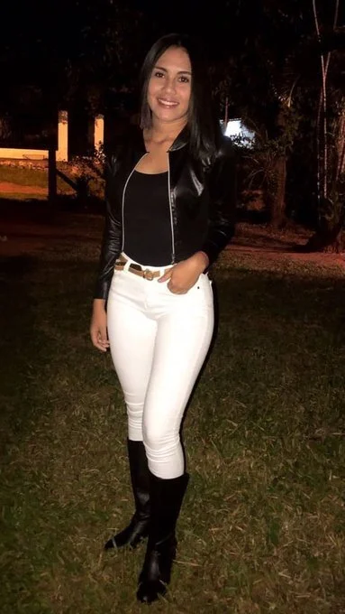 Dayanna tw paraguaya que parte la tierra ( soft) image 45