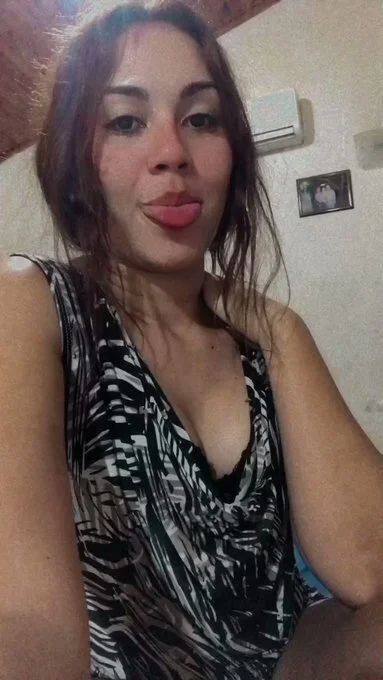 Dayanna tw paraguaya que parte la tierra ( soft) image 9