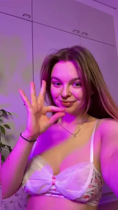 🔞 slutty busty stripping naked nude wet pussy 💦🍑 Check my OF cover image
