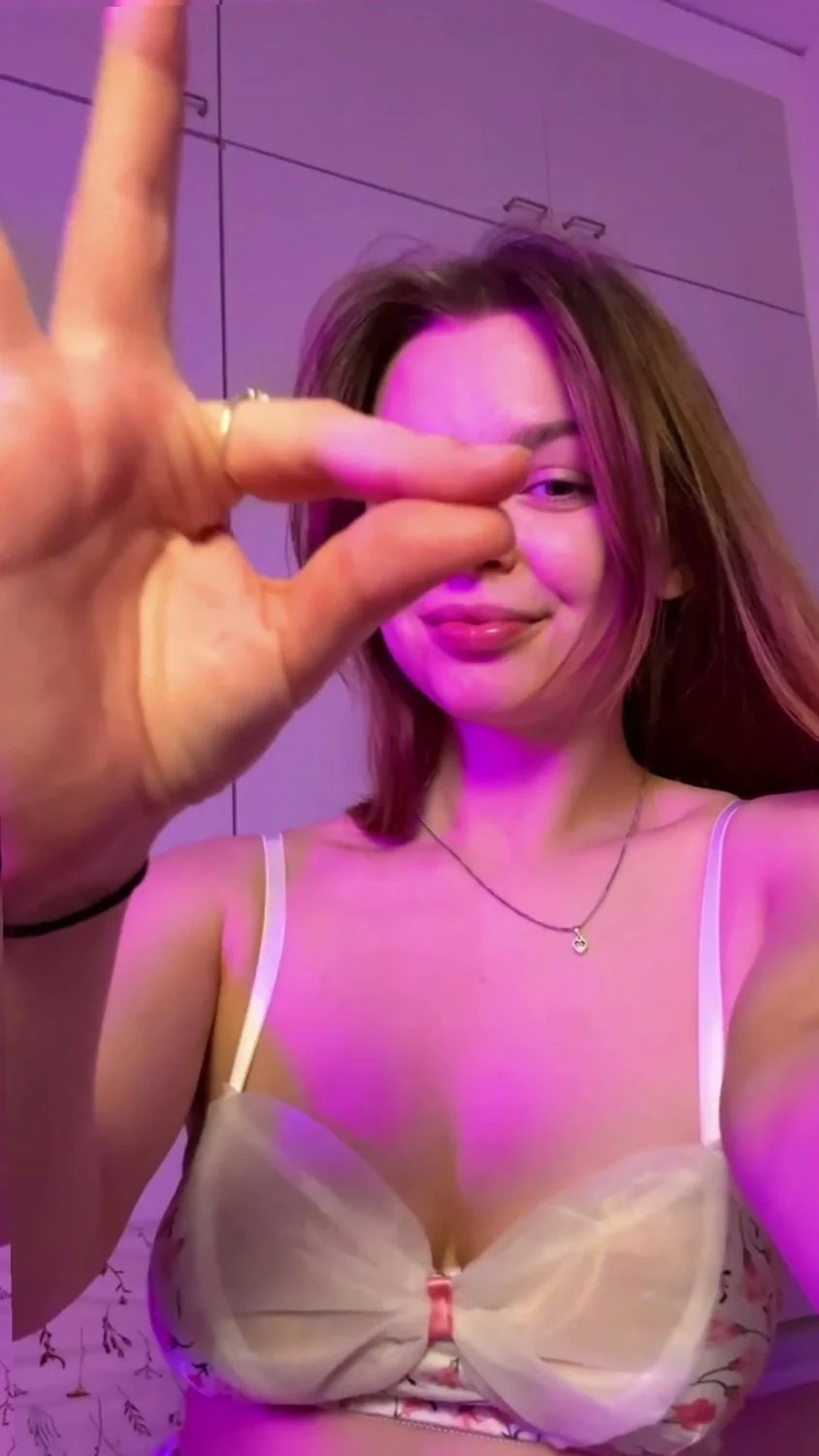 🔞 slutty busty stripping naked nude wet pussy 💦🍑 Check my OF image 3