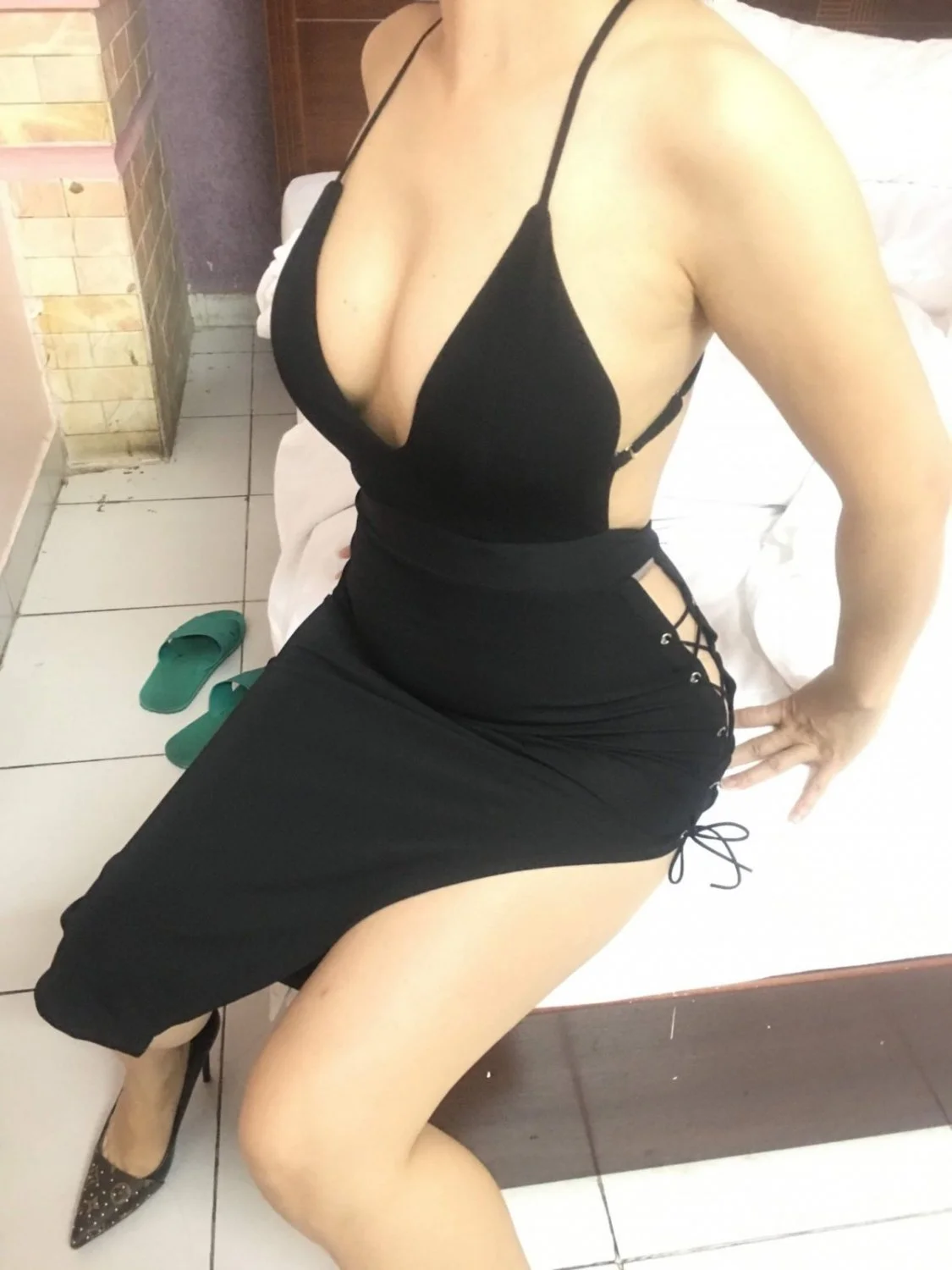 MILF Giữa tuần đi đụ máy bay bà già U50 ngon image 3