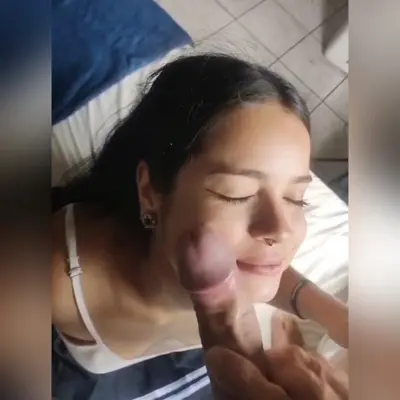 Novinha gulosa vazou boquete batendo pau na cara cover image