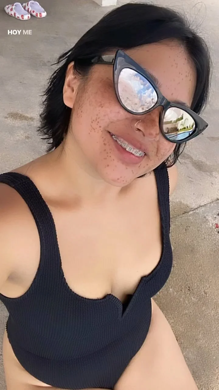 Latinas image 16