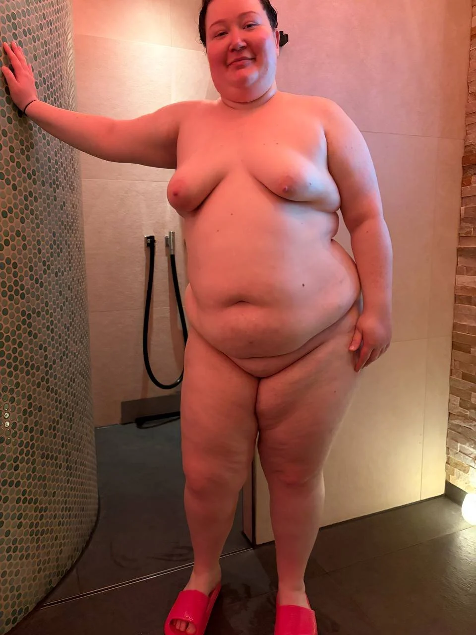 Tina the whore pig image 2