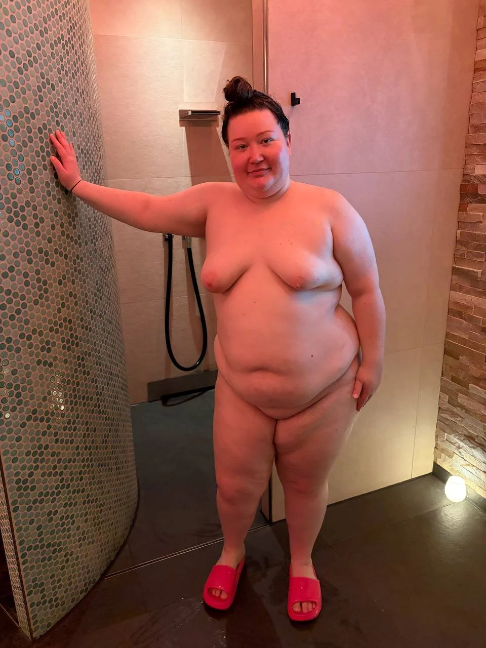Tina the whore pig image 4