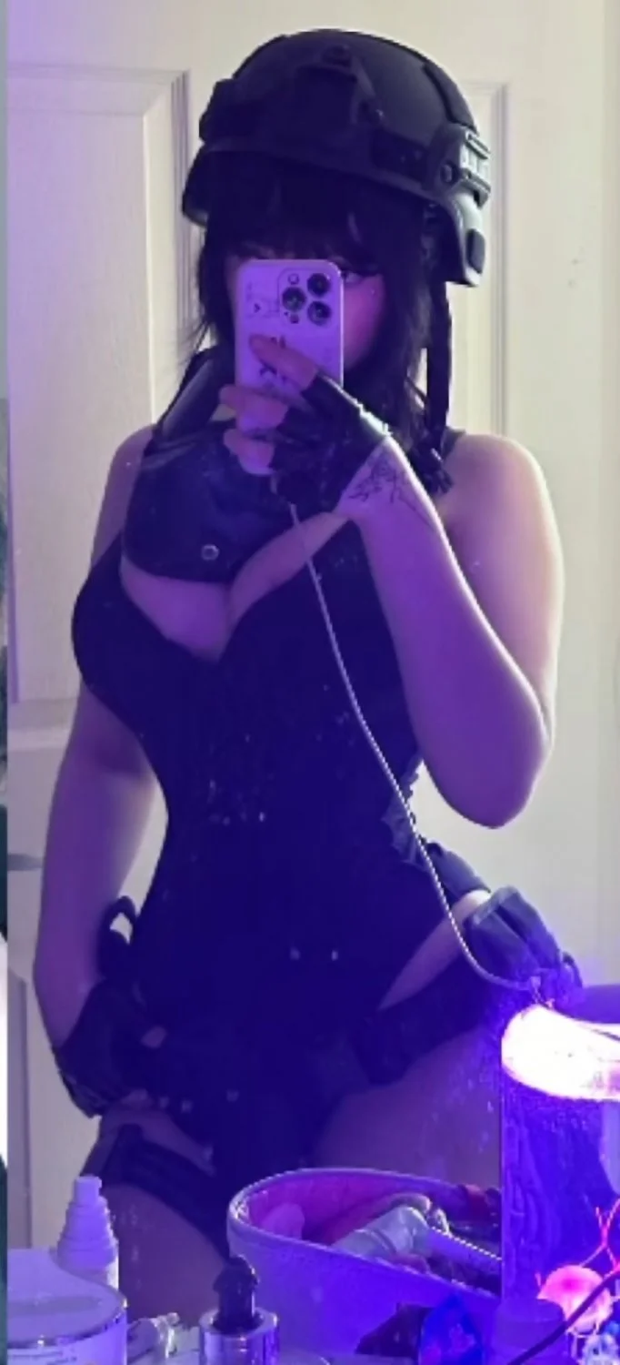 Thic goth image 9
