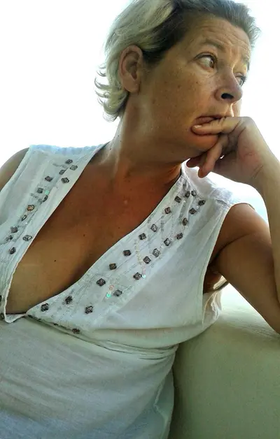 Sagging breast cover image
