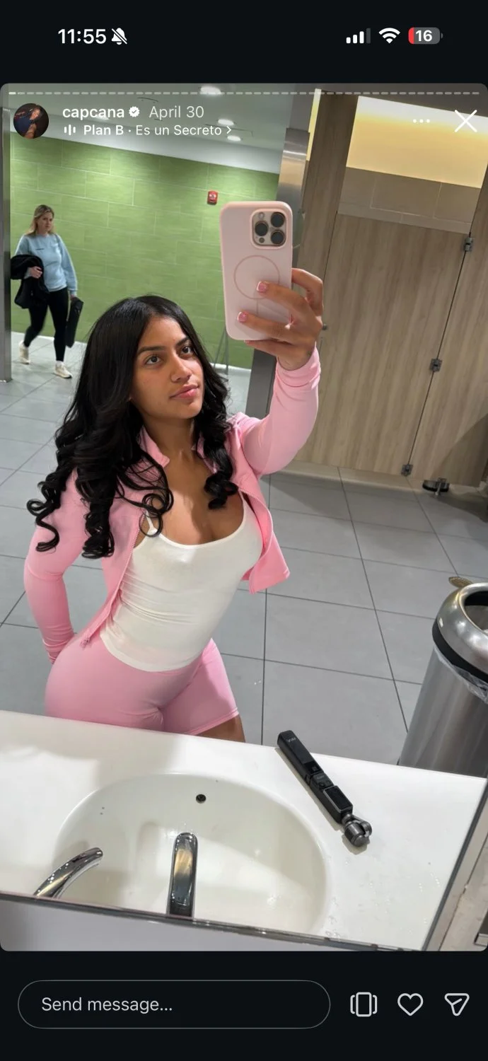 Dominican mami got an nice soft ass on her❤️ main image