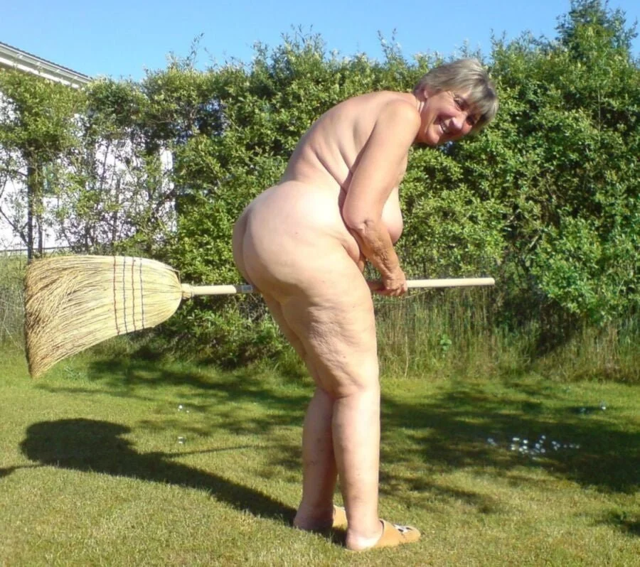 Granny In The Garden - Au Naturelle image 21