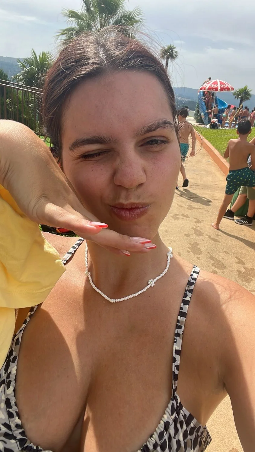 Exibindo esposa de seguidor, que tesao de mulher, oque acham dessa gostosa tesuda? image 2