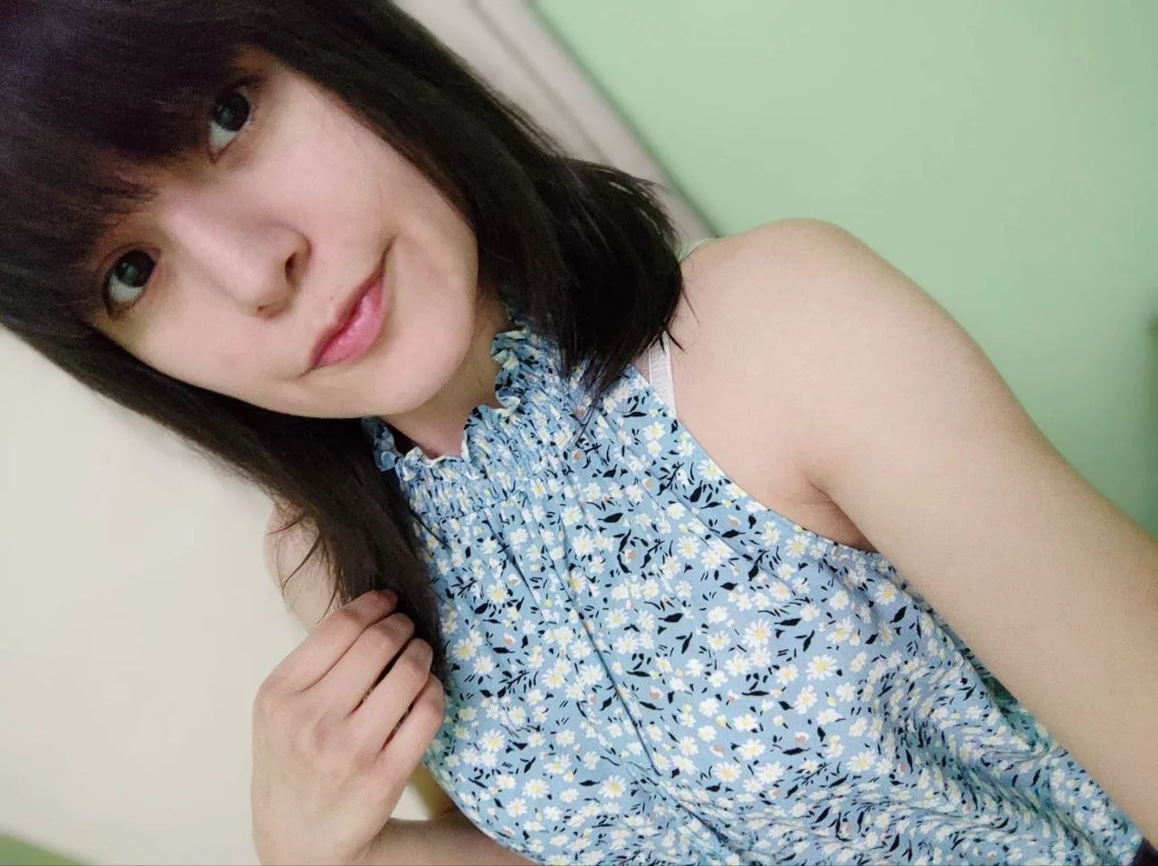 Consenting cuckold's girlfriend exposed image 9