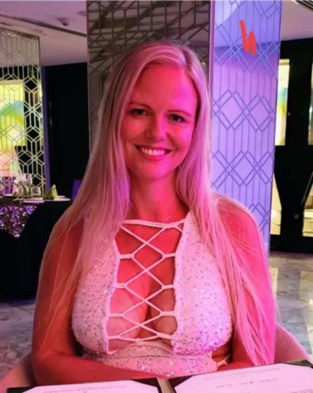 My wife-2 image 4